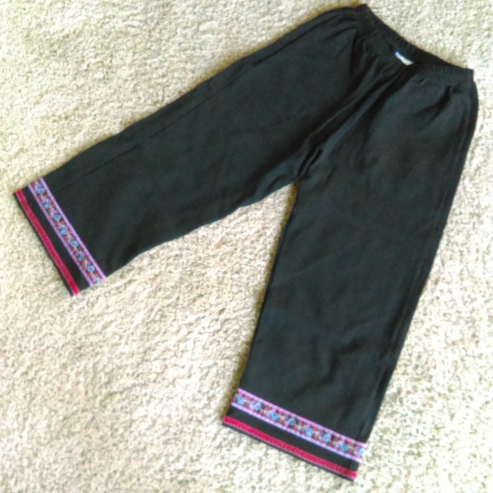 Hanna Andersson festive cropped black pants